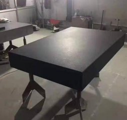 00級(jí)大理石平臺(tái)工作面怎么修平與上的水垢要如何去掉